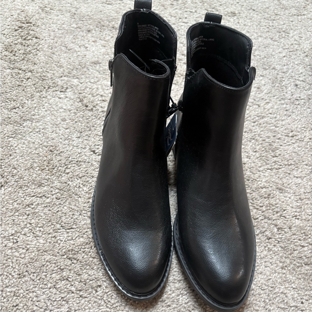 Universal Thread Black zippered Ankle Boots vegan leather size 8